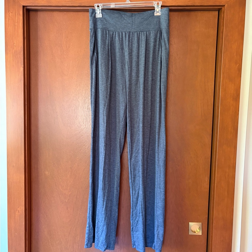 Vuori boot cut leggings